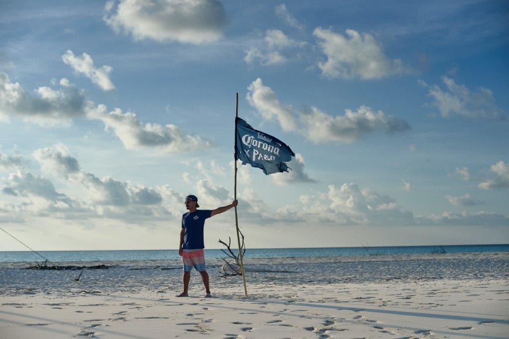 CORONA E “PARLEY FOR THE OCEANS”: UNA PARTNERSHIP PER AFFRONTARE L’INQUINAMENTO MARINO DA PLASTICA